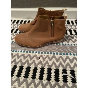 J Shoes Low Heel Suede Ankle Booties Size 8 Brown